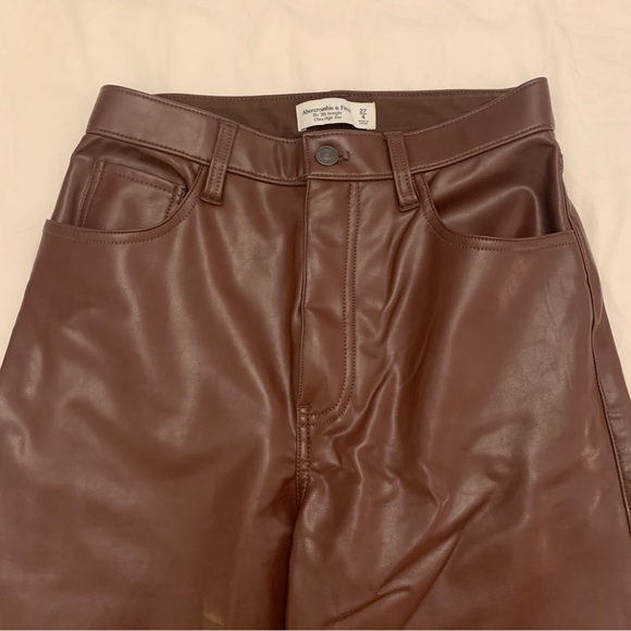 Abercrombie & Fitch Vegan Leather 90s Straight Pants - Ultra High Rise - Picture 3 of 4